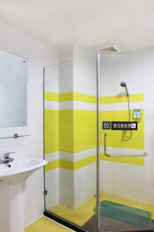 7Days Inn Sanya Phoenix Island سانيا الغرفة الصورة